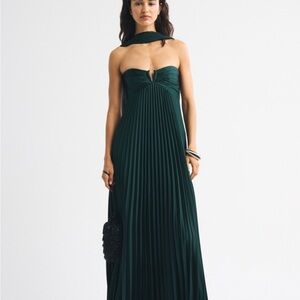 The A&F Giselle Strapless Scarf
Babydoll Maxi Dress